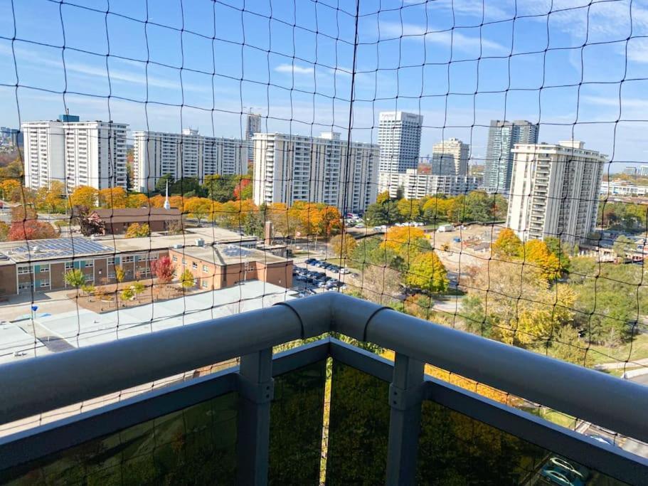 Stylish 1 Bedroom Apartment In Toronto Exterior photo